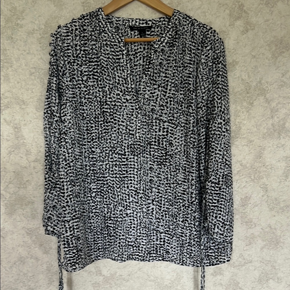Zac & Rachel Black and White Graphic Blouse with 3/4 Sleeves
